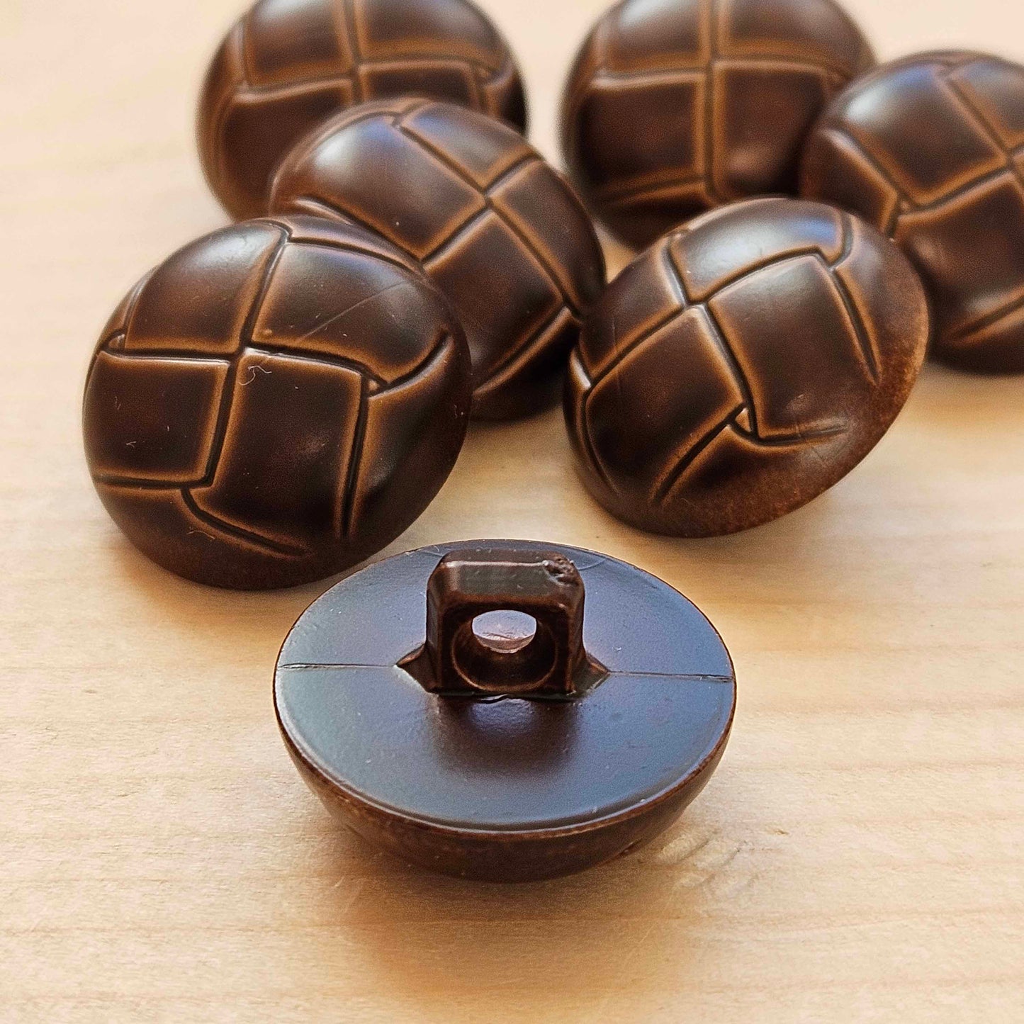 LEATHER SHANK (Resin) / 21mm - 4 buttons / Resin Shank Buttons / Sewing Buttons