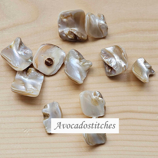 IRREGULAR PEARL SHANK / Set of 4 buttons / Seashell Metal Shank Buttons / Sewing Buttons