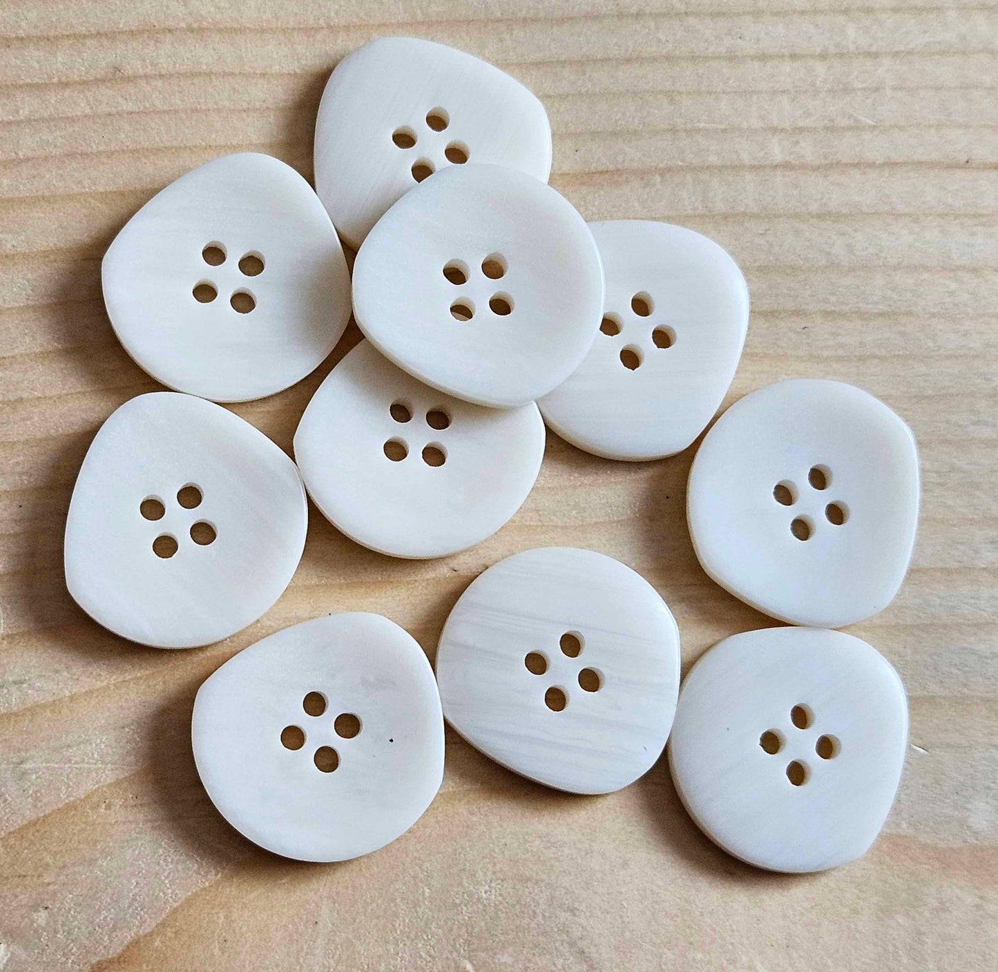 IRREGULAR CREAMY WHITE / Set of 4 buttons / Resin Buttons / Sewing Buttons