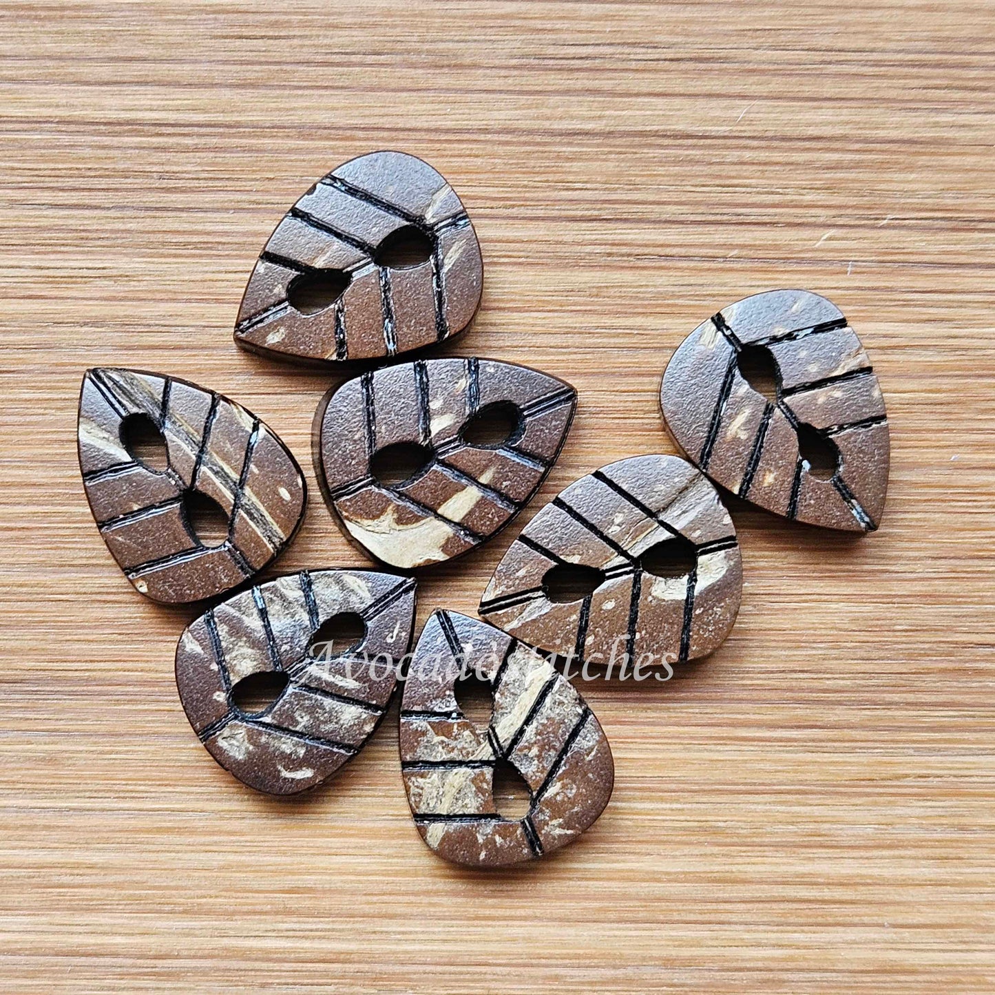 COCO ISLAND FROND / 15*12mm / Set of 6 buttons / Coconut Buttons / Sewing Buttons