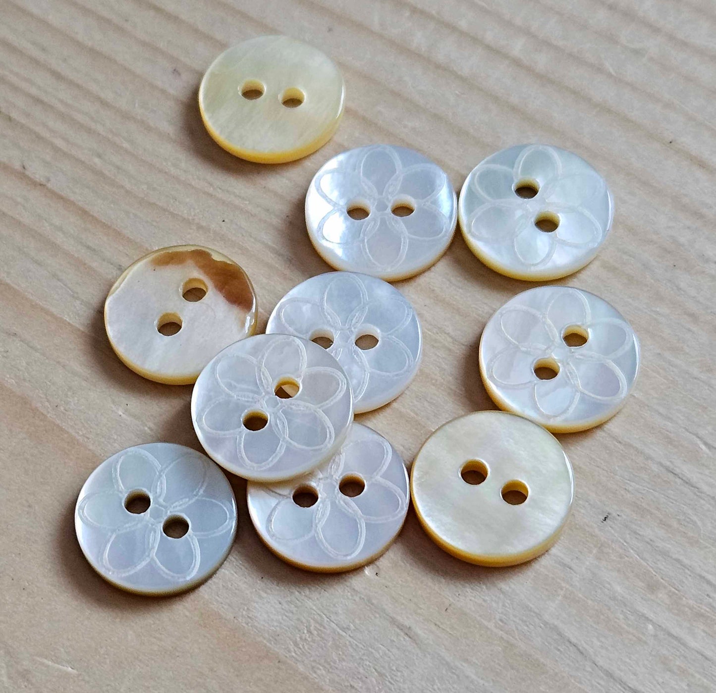 PEARL JASMINE / 11mm / MOP Shell Buttons / Sewing Buttons