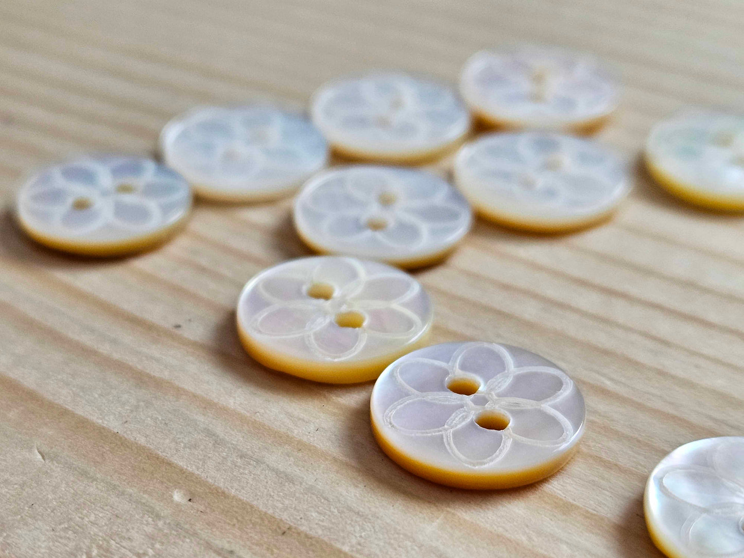 PEARL JASMINE / 11mm / MOP Shell Buttons / Sewing Buttons