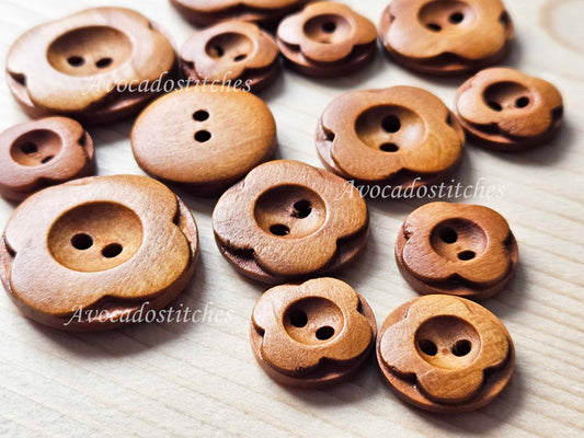 VINTAGE FLOWER ROUND 2-HOLE Light Coffee / 20-25mm / Set of 6 buttons / Wooden buttons / Sewing Buttons