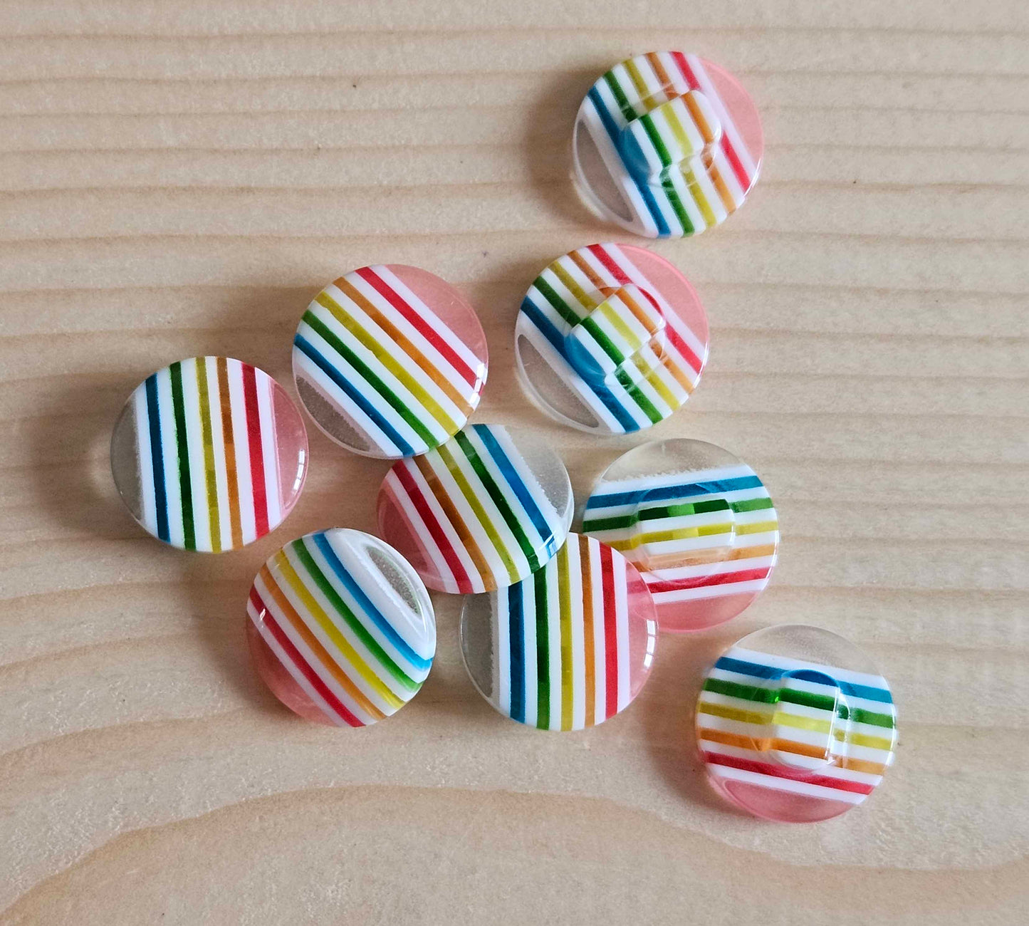 LIGHT RAINBOW / 14mm - 8 buttons / Resin Buttons / Sewing Buttons