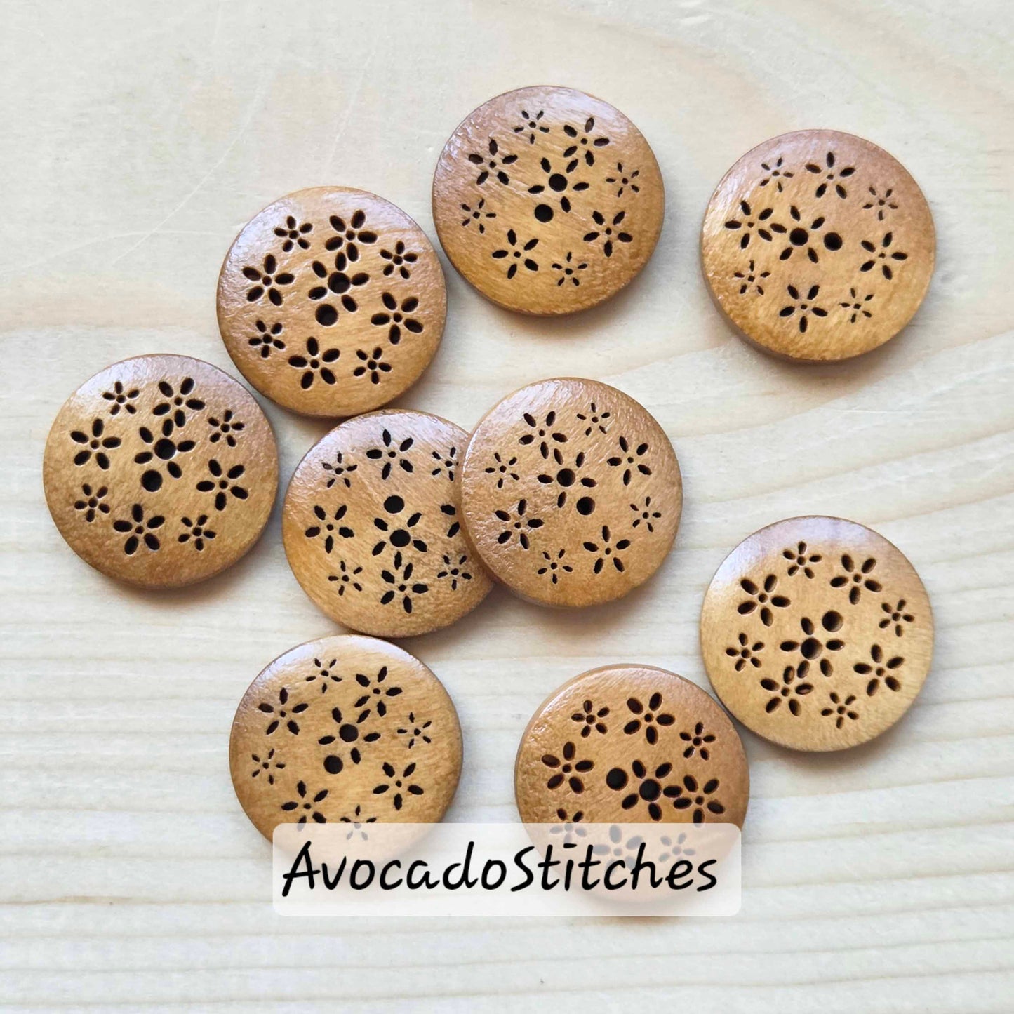 LITTLE FLOWERS / 20mm - 6 buttons / Wooden Filigree Buttons / Flower Buttons / Sewing Buttons (convex)