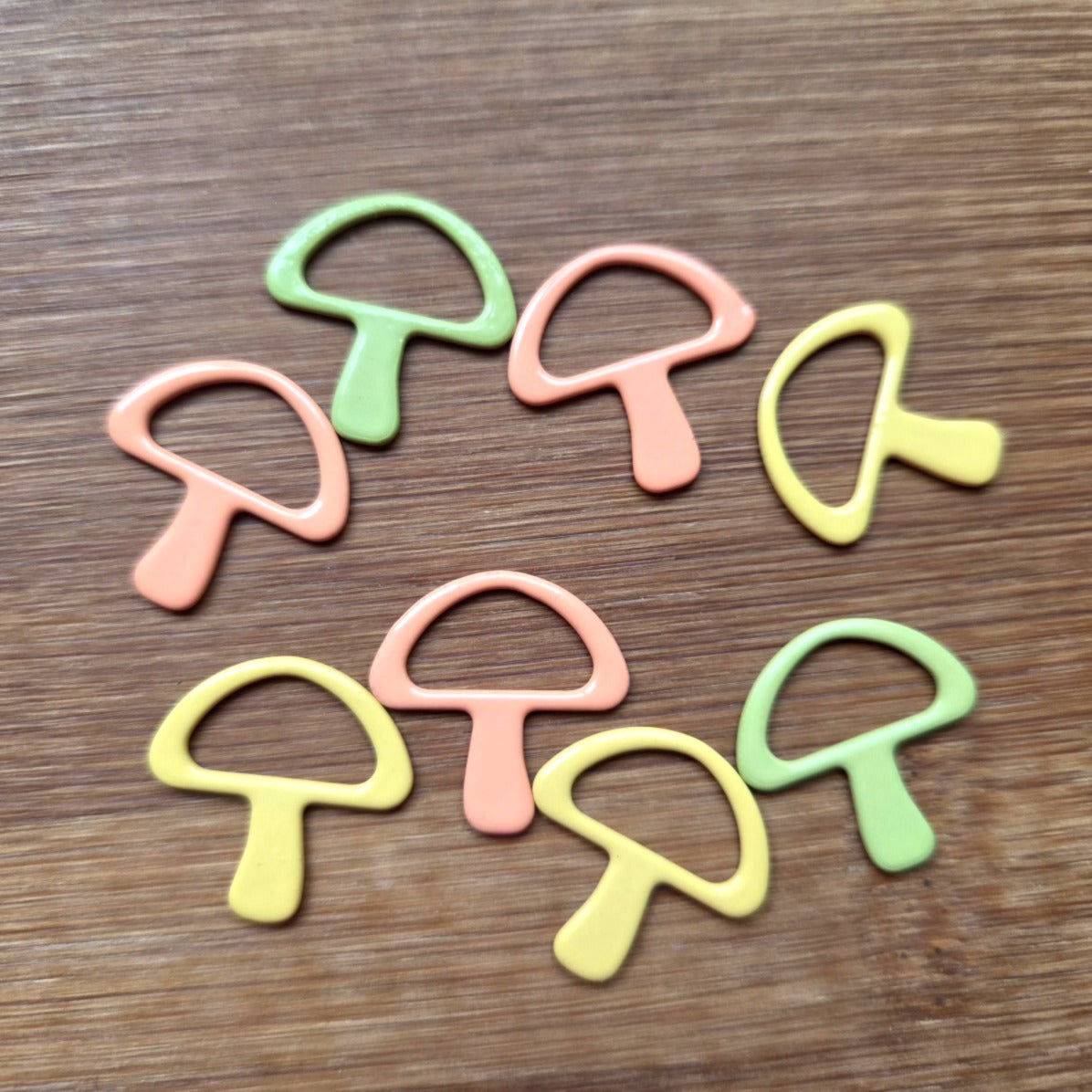 LITTLE MUSHROOMS Stitch Markers / 8 pcs / Snag Free / Knitting Crochet Notions