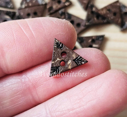 13*11mm - 6 buttons - Coco MINI TRIANGLE coconut buttons / 2-Hole Buttons