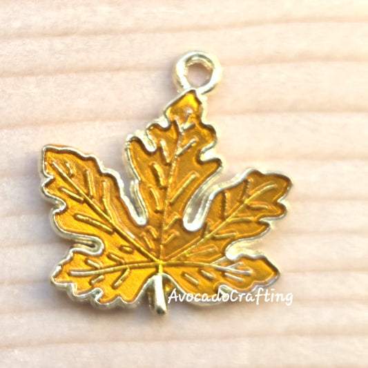 8 pieces // Maple Leaf Charms / 21*24mm / Jewelry Making