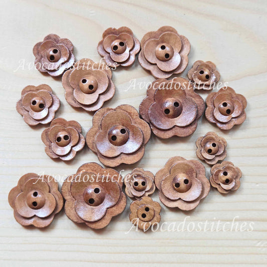 VINTAGE FLOWER MULTI-PETAL / Brown 2-Hole Wooden Buttons / 15-35mm