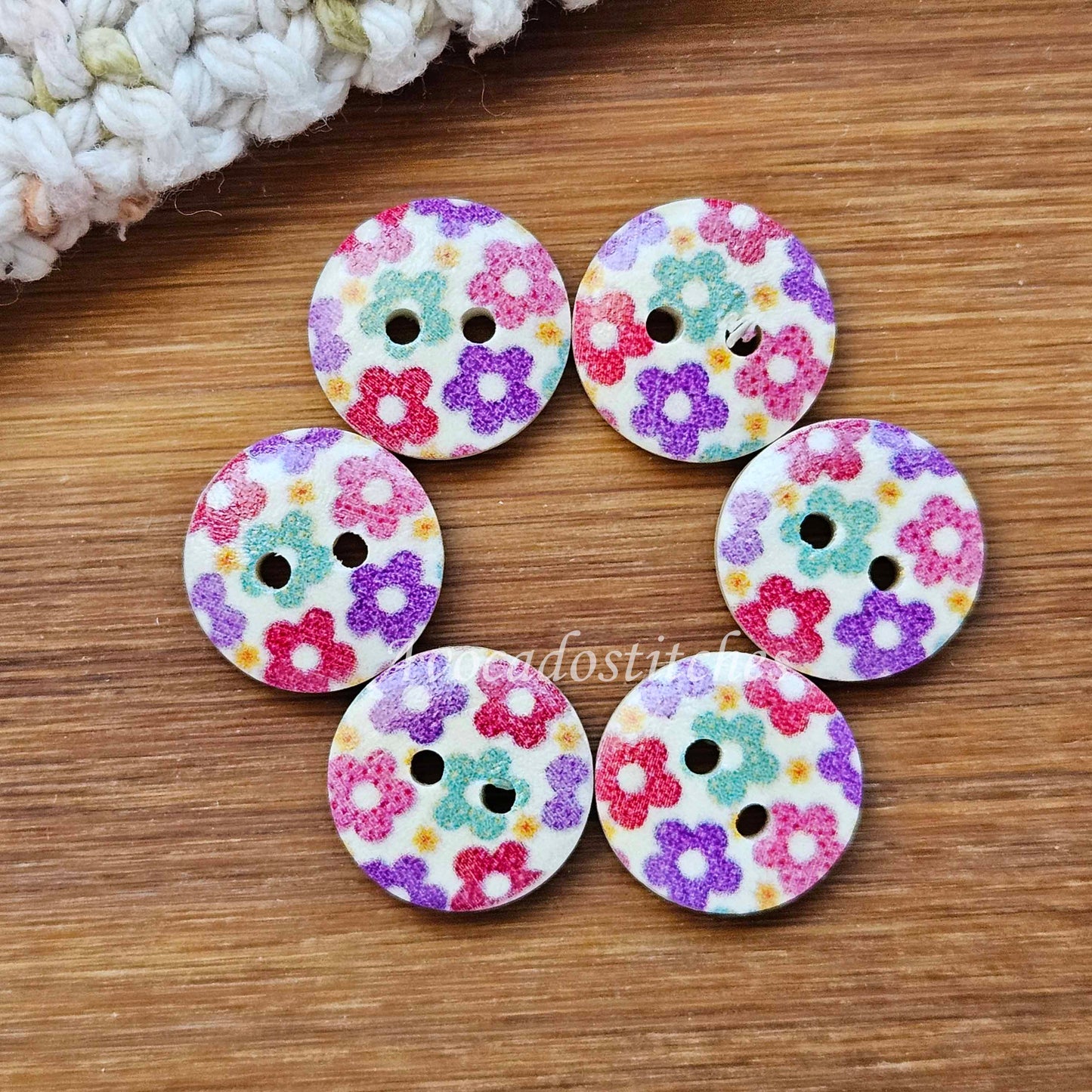 BABY DAISIES / 15mm - 6 buttons / Wooden Buttons / Sewing Buttons (muliflower series)