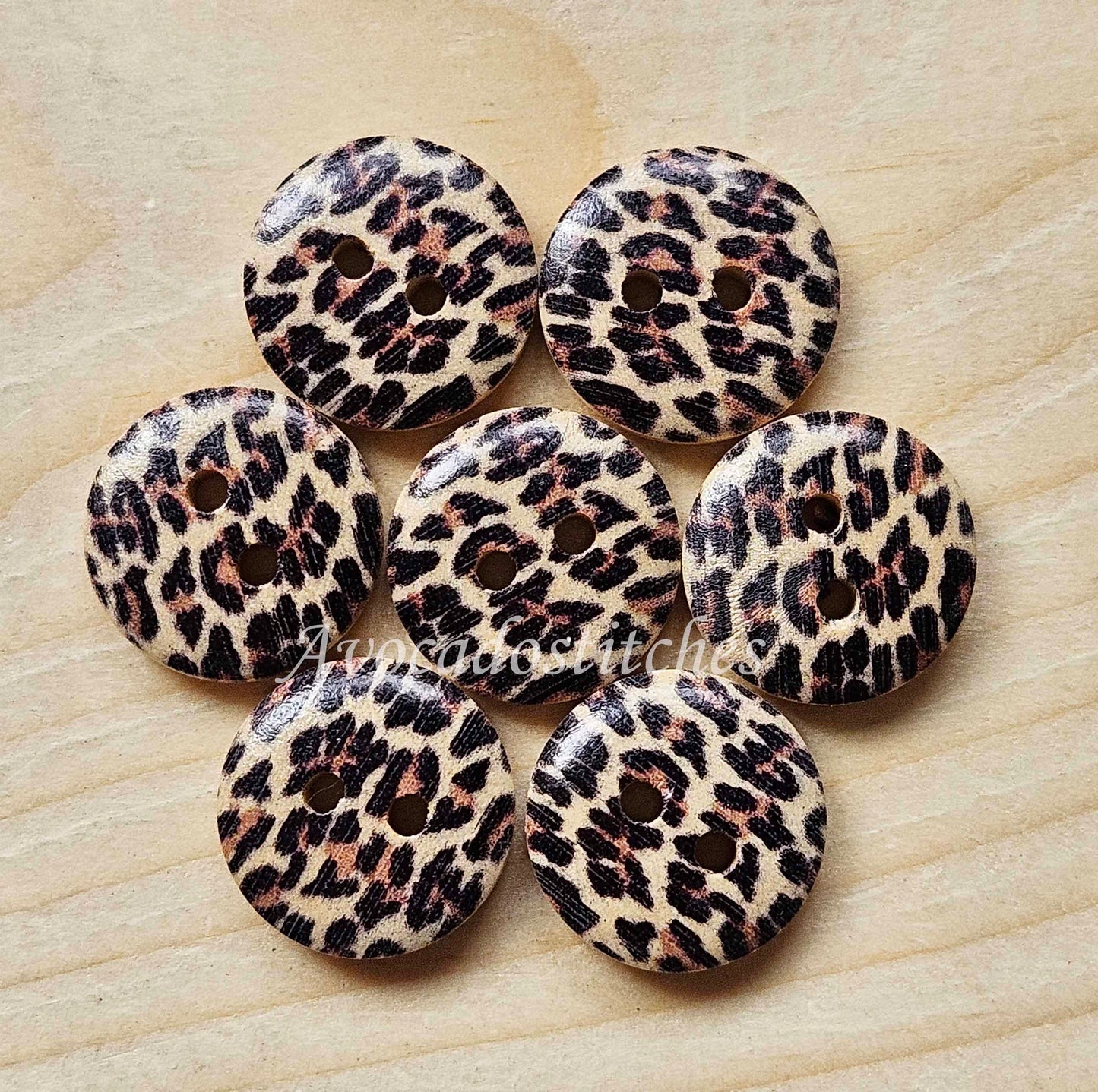 LEOPARD / 15mm - 8 buttons / Wooden Buttons / Sewing Buttons (muliflower series)