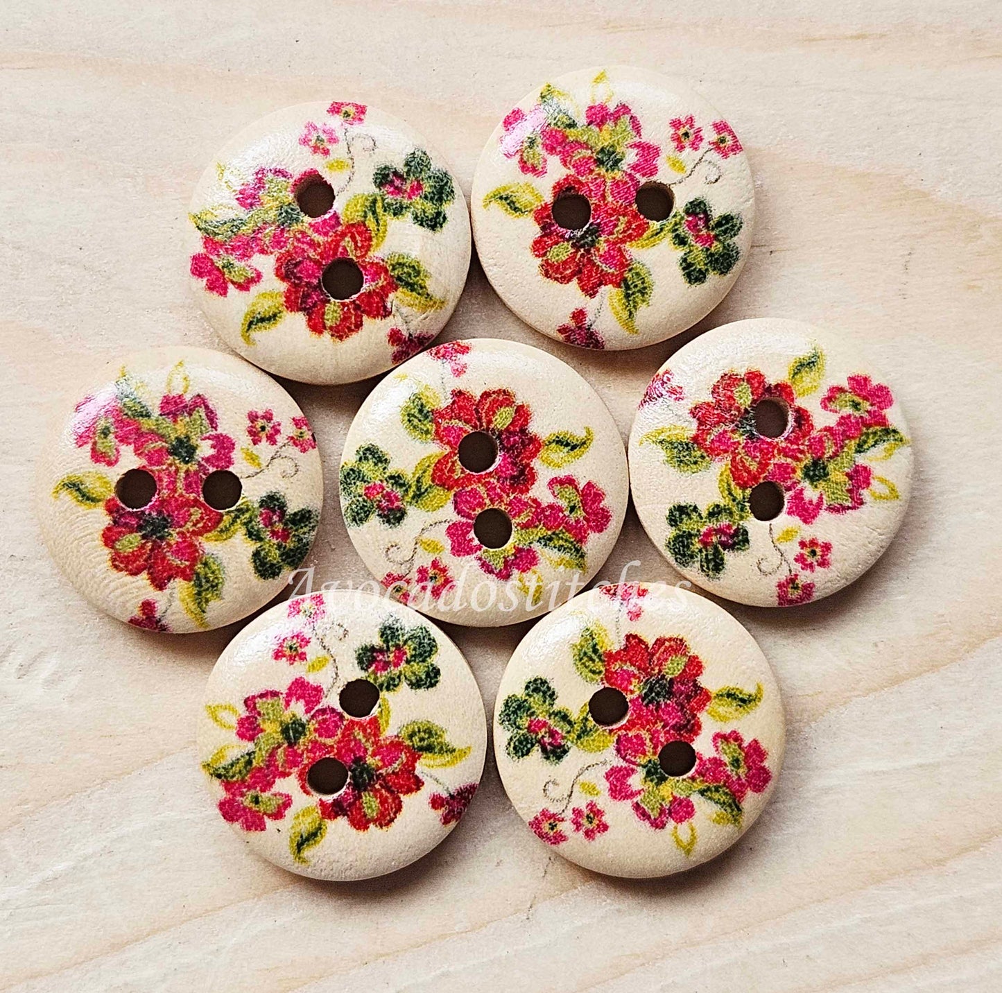 RED HIBISCUS / 15mm - 6 buttons / Wooden Buttons / Sewing Buttons (muliflower series)