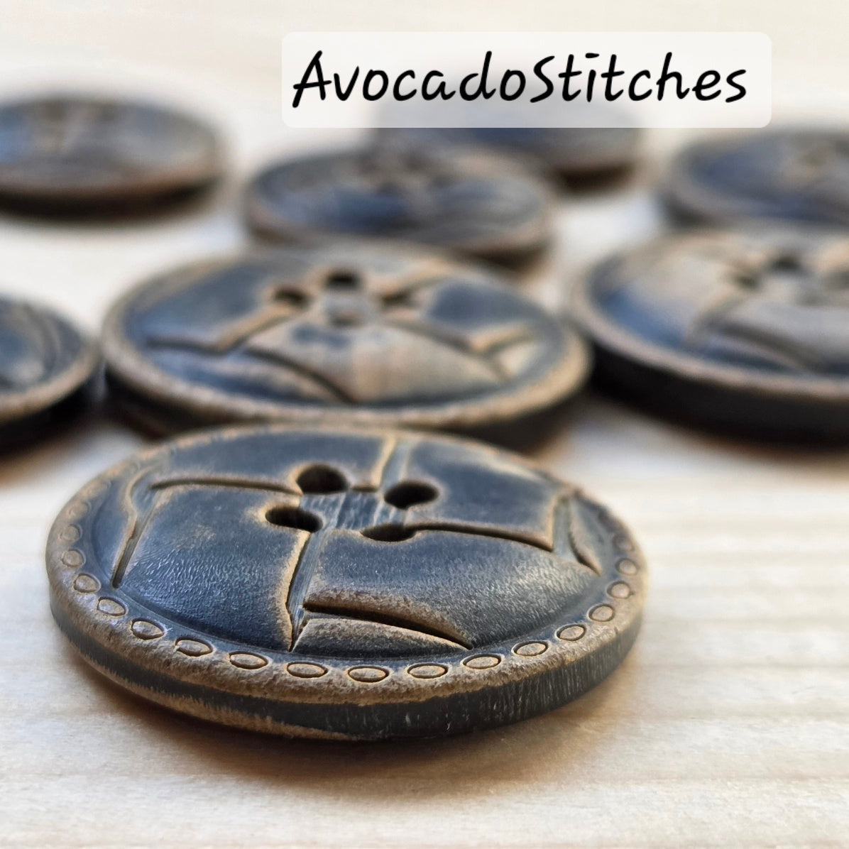 OLD SADDLE 4-Hole Black Buffalo Horn Buttons / 18-23mm / Set of 4 buttons / Real Horn Buttons / Natural Sewing Buttons