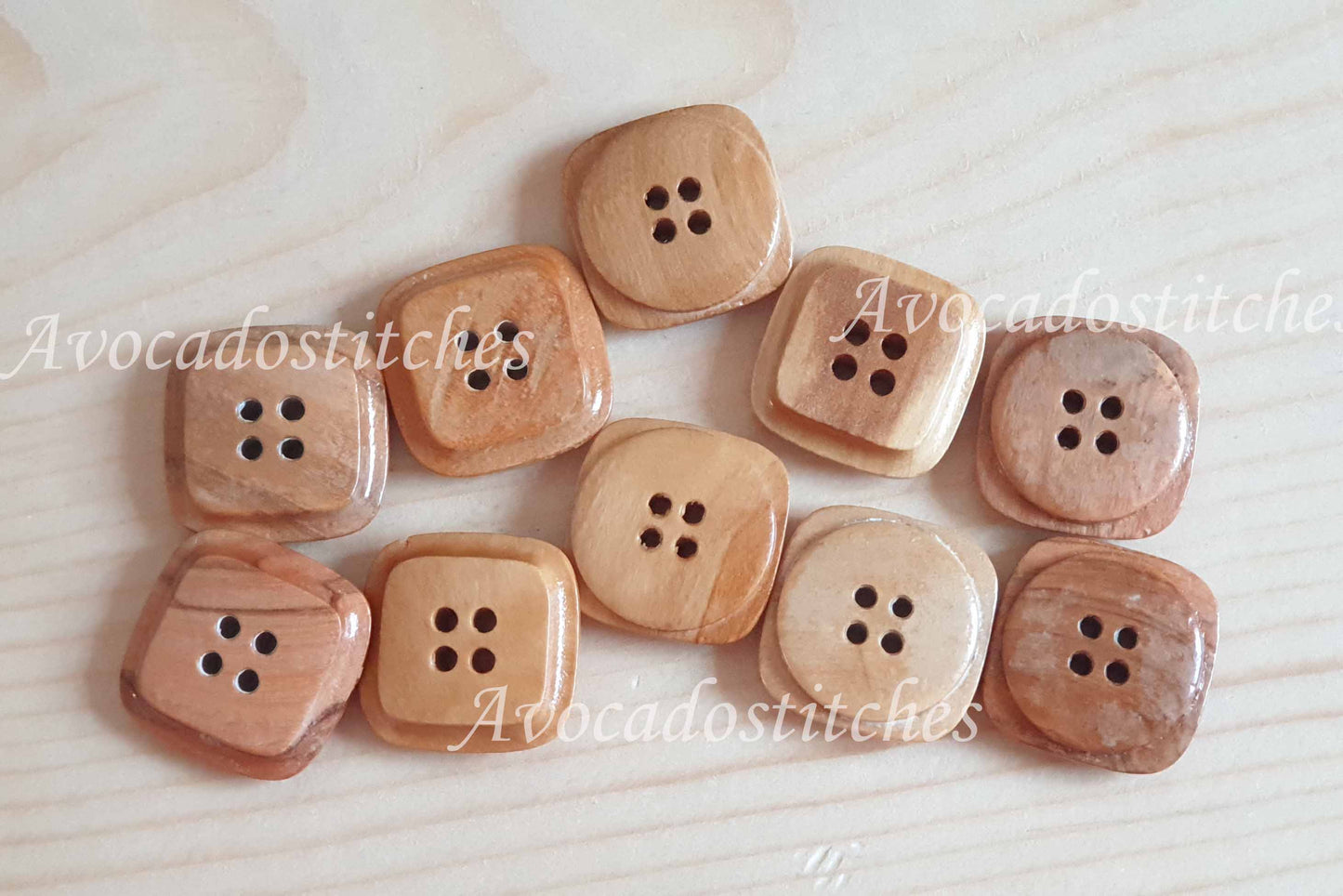 Made in Italy 4-HOLE OLIVE SQUARE / 25mm / Set of 4 buttons / Wooden Buttons / Sewing Buttons