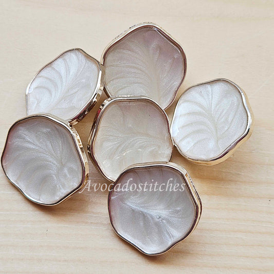 PASTEL WAVES WHITE PEARL / Plastic Enamel Shank Buttons / 24mm (Set of 6)