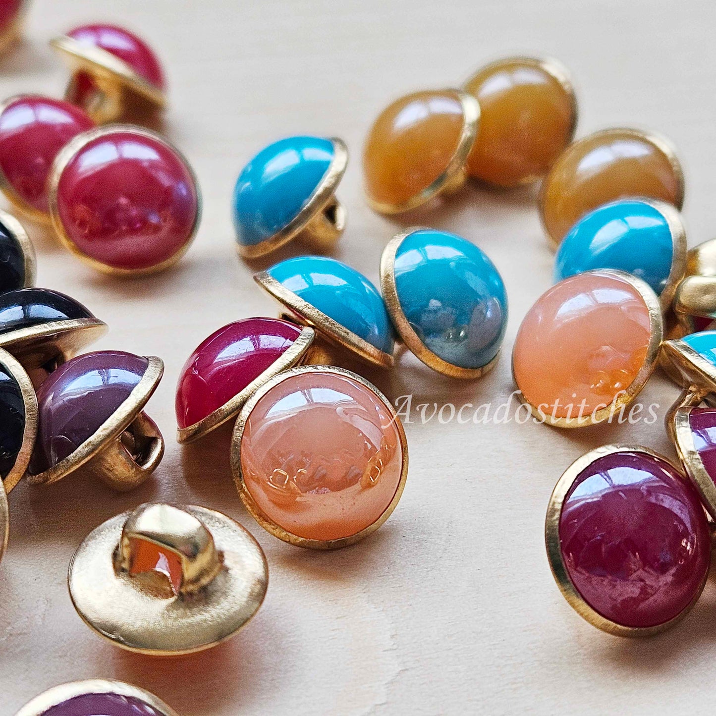 PEARL PIPS Shank Buttons / 10mm - 8 buttons / Brass Alloy Imitation Pearl Buttons / Sewing Buttons
