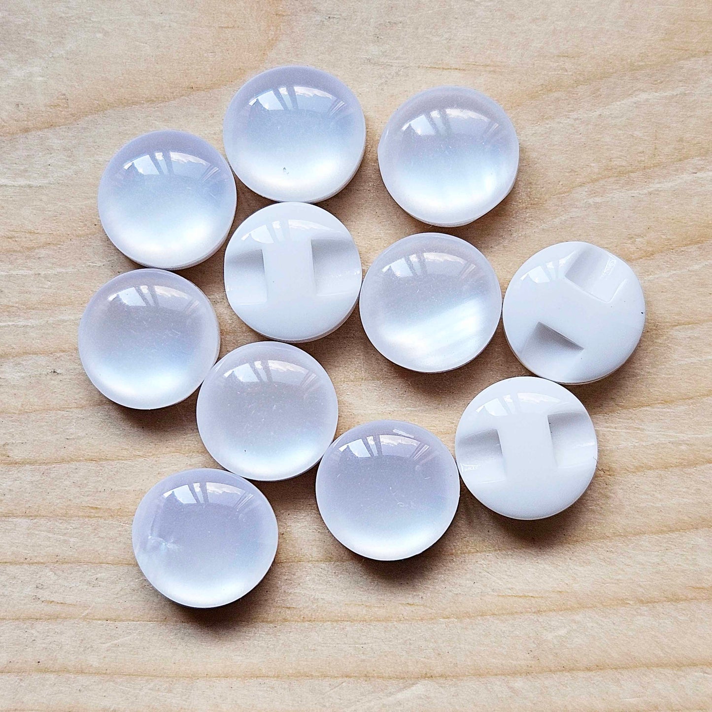 PEARL WHITE Resin / 11mm - 8 buttons / Resin Buttons / Sewing Buttons