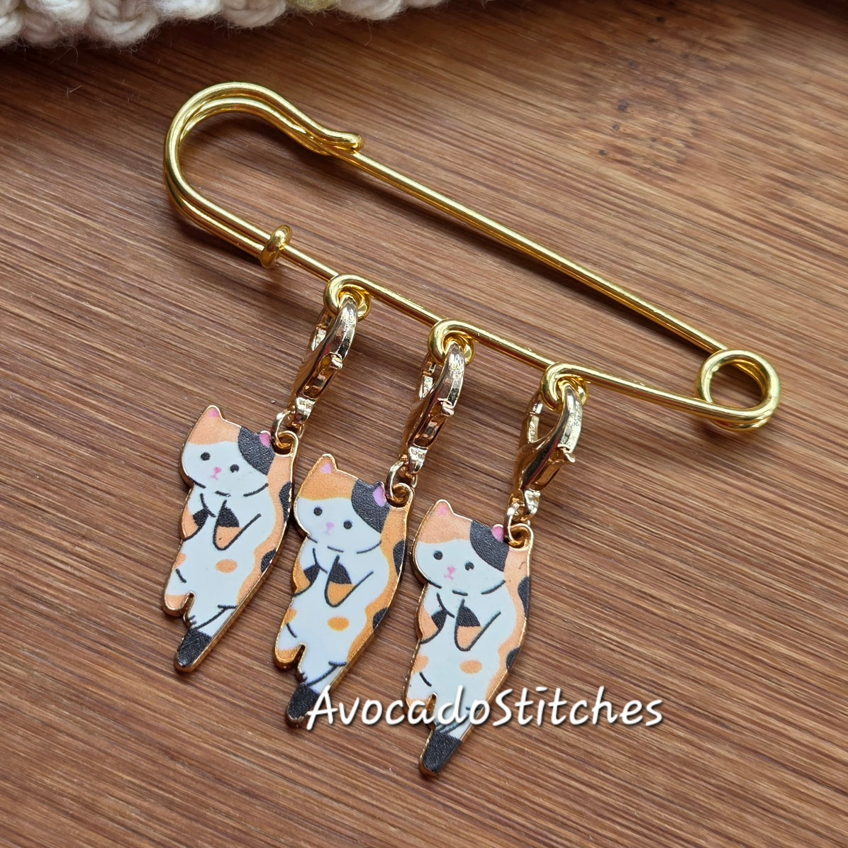 PURRFECTLY HUNG (Orange BW) – Stitch Marker and Holder Set / Set of 4 / Shawl Scarf Pin Brooch / Knitting Crochet Notion