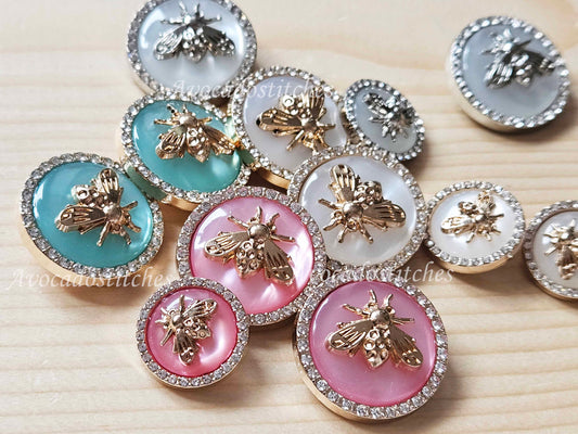 QUEEN BEE / 18-25mm / Set of 4 buttons / Metal Shank Buttons / Sewing Buttons