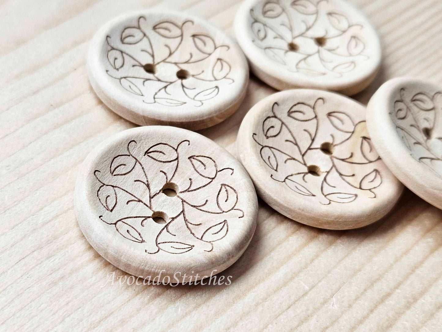 AvoDesigns RING OF VINES / 30mm - 4 buttons / Wooden Buttons / Unvarnished Buttons / Sewing Buttons