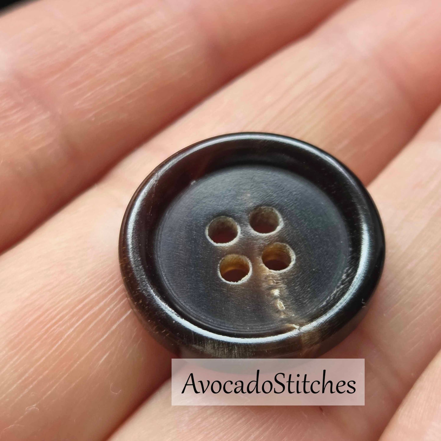 BUFFALO HORN Classic 4-Hole Dark Brown / 15-20mm / Set of 4 buttons / Real Horn Buttons / Natural Sewing Buttons