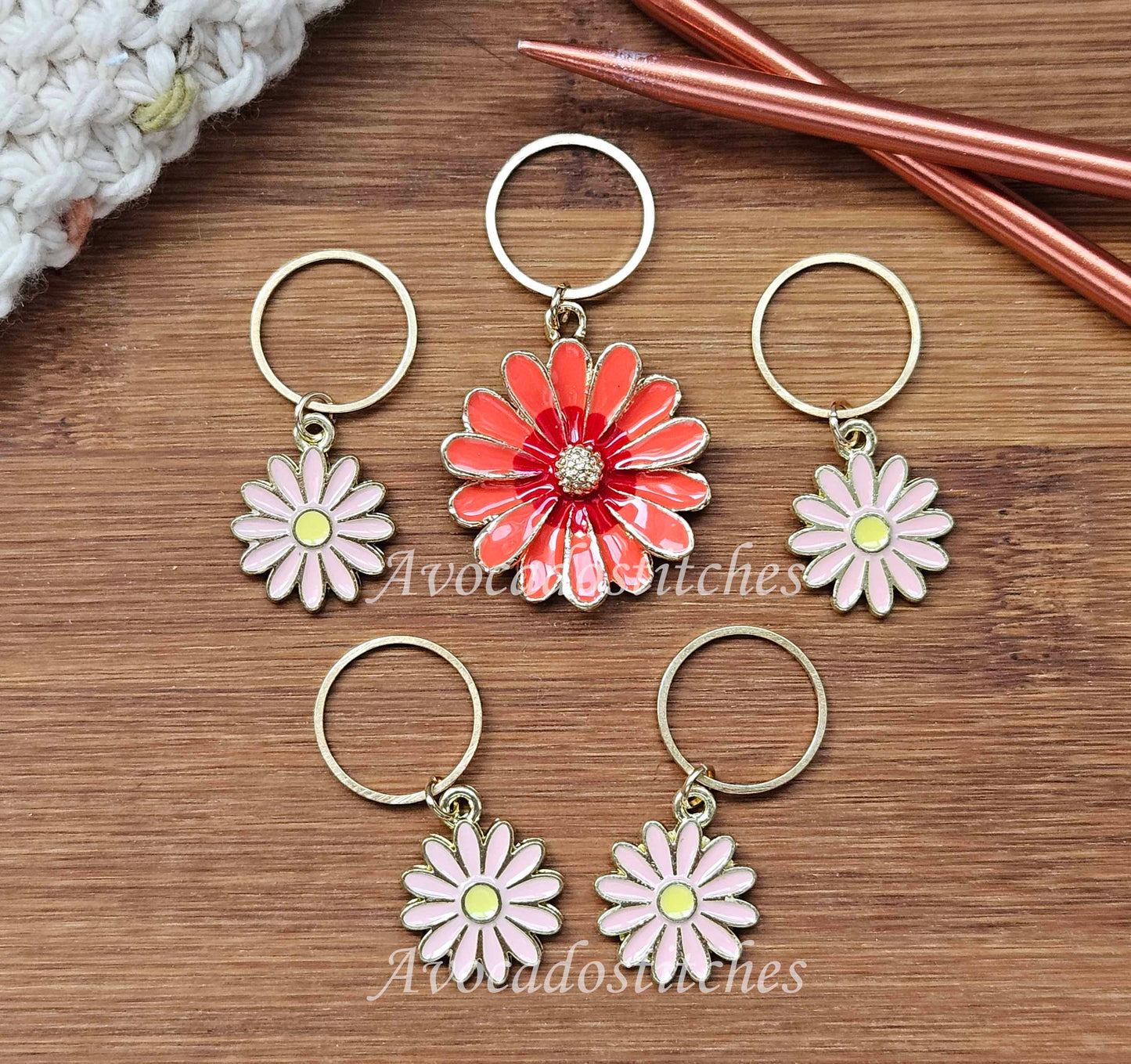 RED & PINK DAISIES - 5 pieces / Knitting Crochet Stitch Markers / Notions