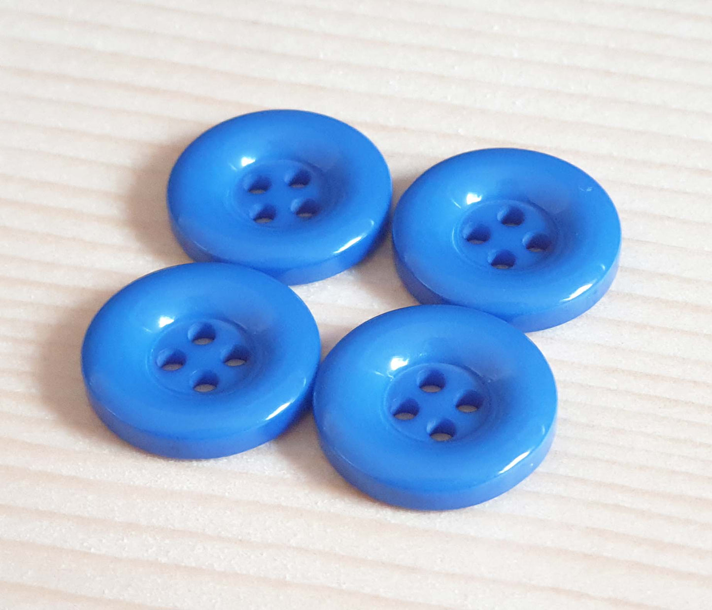 THICK Edge RESIN BLUE / 18mm - 8 buttons / Resin Buttons / Sewing Buttons