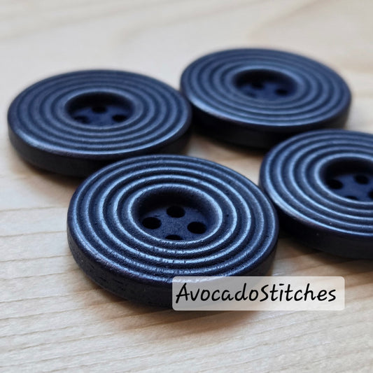 RIPPLE NAVY BLUE / Navy Blue 4-Hole Wooden Buttons / 25mm (Set of 6)
