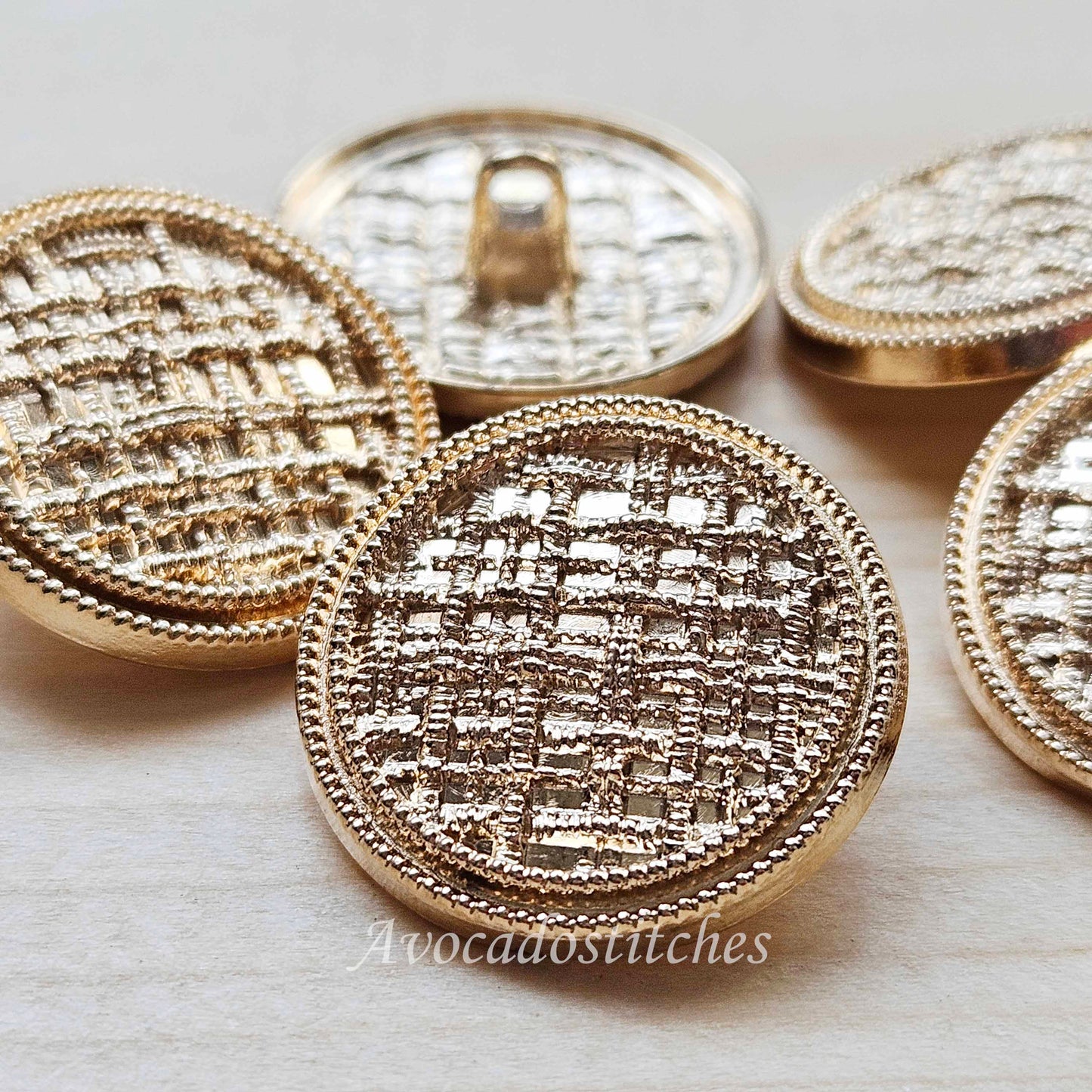 RUSTIC LUXE / 22mm - 6 buttons / Metal Alloy Shank Buttons