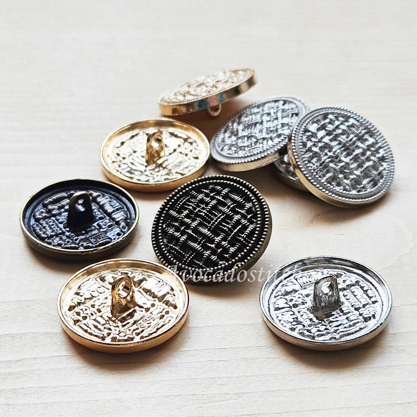 RUSTIC LUXE / 22mm - 6 buttons / Metal Alloy Shank Buttons