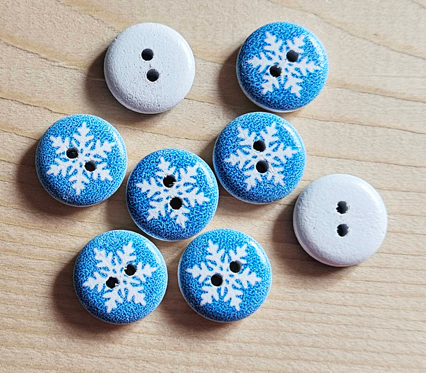 SNOWFLAKES / 15mm - 8 buttons / Wooden Buttons / Sewing Buttons