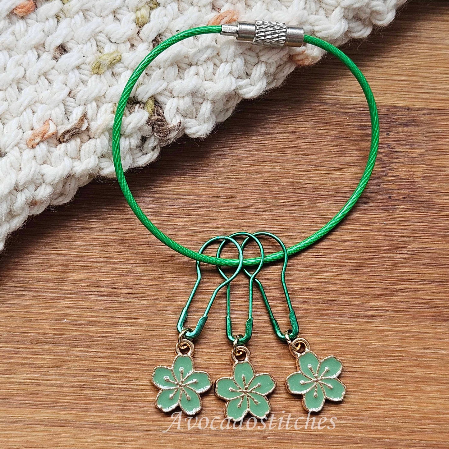 SAGE BLOOM – 4 pieces / Knitting Crochet Stitch Markers with Stainless Steel Chain Holder / Notions