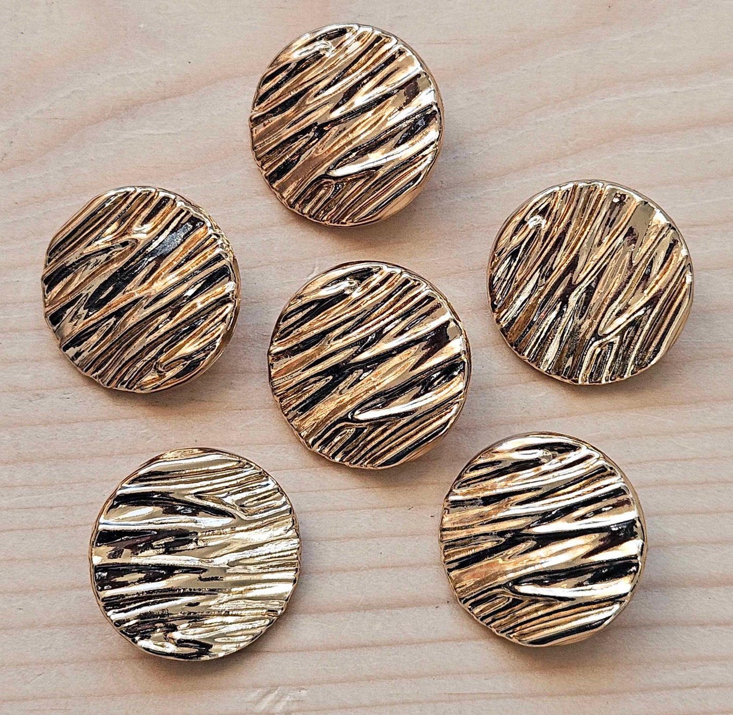 SEA WAVES SHANK - Light Gold / 25-30mm / Set of 4 buttons / Metal Alloy Shank Buttons / Sewing Buttons