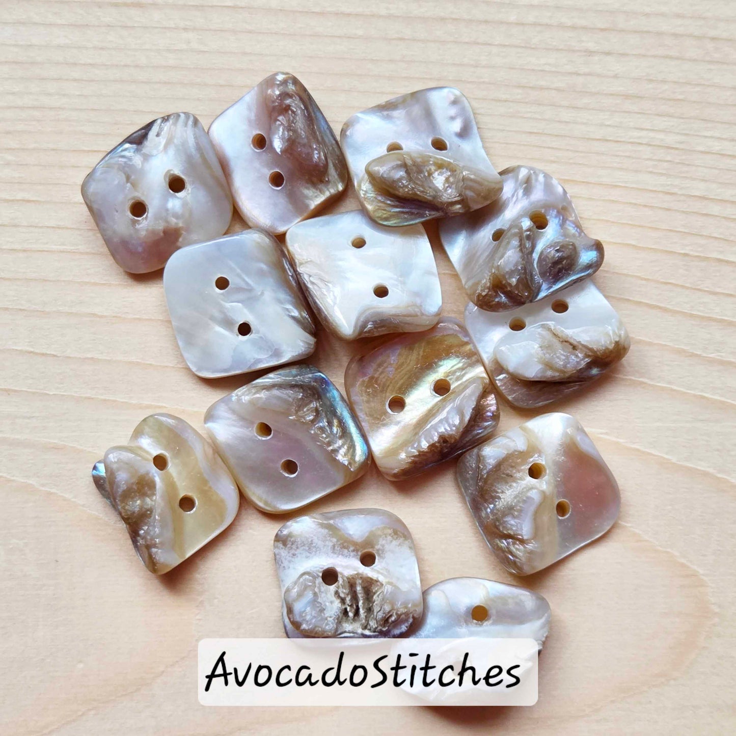 IRREGULAR PEAL Seashell / Set of 4 buttons / Seashell Buttons / Sewing Buttons