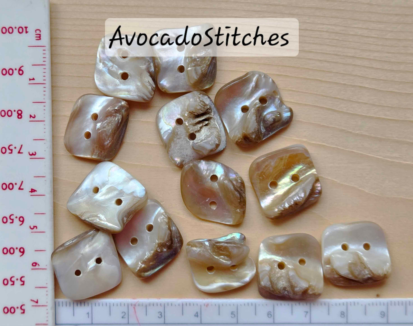 IRREGULAR PEAL Seashell / Set of 4 buttons / Seashell Buttons / Sewing Buttons