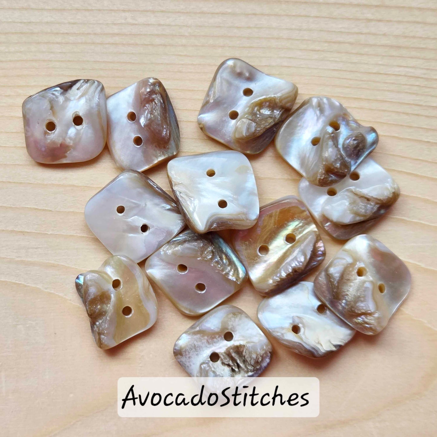 IRREGULAR PEAL Seashell / Set of 4 buttons / Seashell Buttons / Sewing Buttons