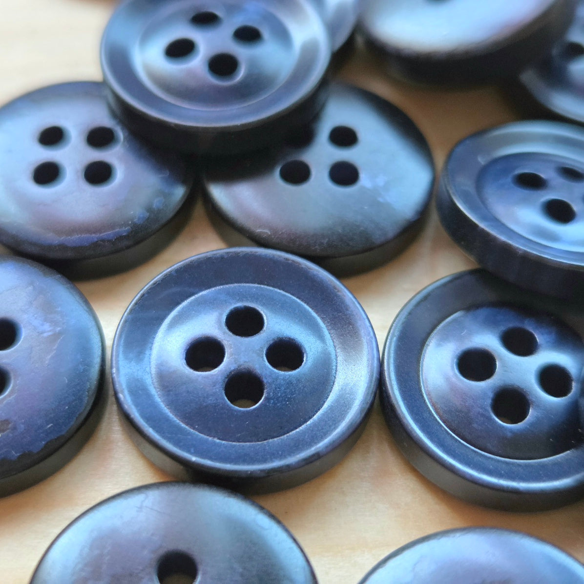 Shadow Blue / 4-Hole Resin Buttons / 15mm (Set of 6)