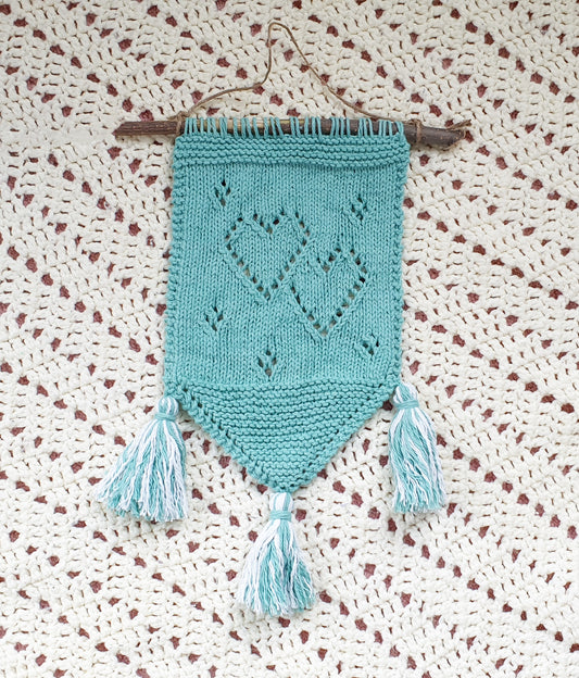 SWEET HEARTS WALL HANGING (Digital Knitting Pattern) / Knit Wall Hanging Pattern / Digital Knitting Pattern