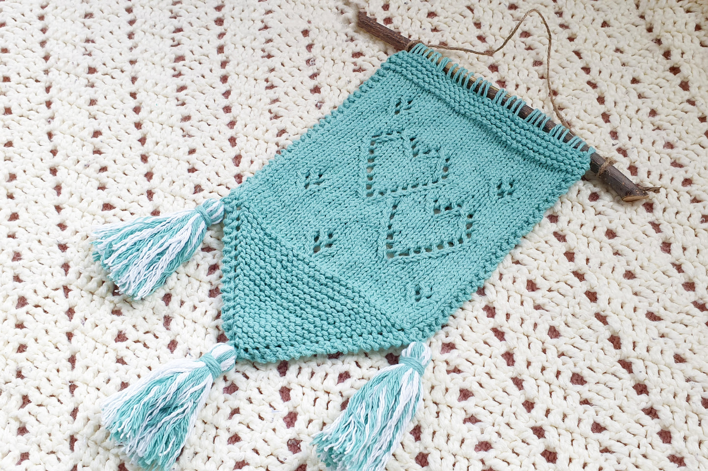 SWEET HEARTS WALL HANGING (Digital Knitting Pattern) / Knit Wall Hanging Pattern / Digital Knitting Pattern