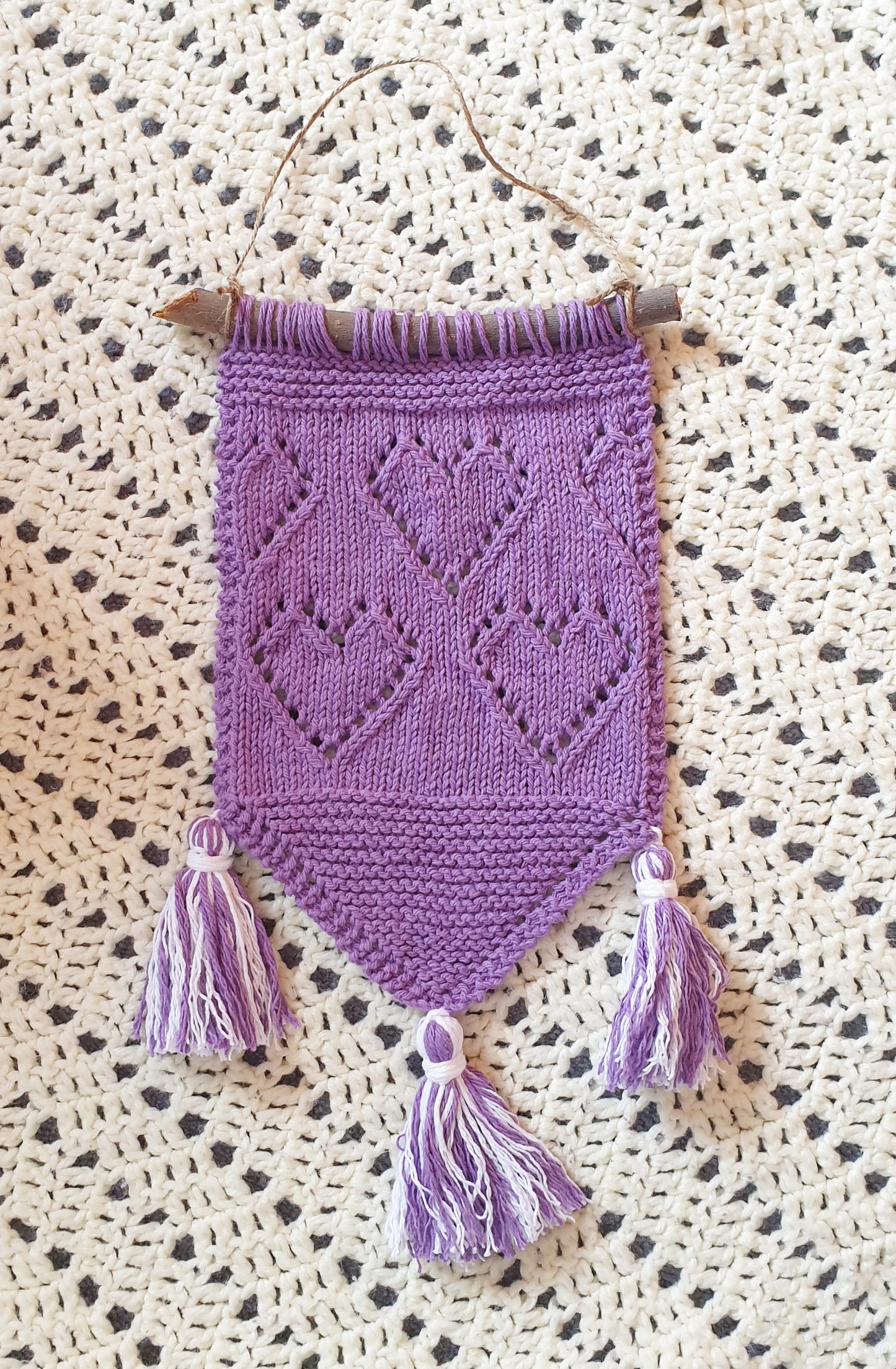 SWEET HEARTS WALL HANGING (Digital Knitting Pattern) / Knit Wall Hanging Pattern / Digital Knitting Pattern