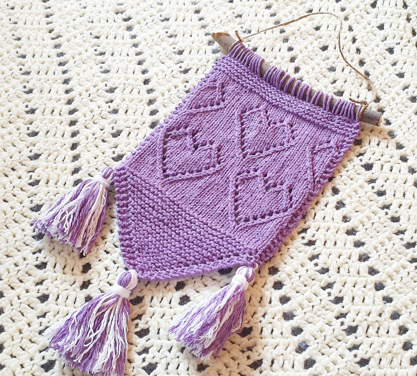 SWEET HEARTS WALL HANGING (Digital Knitting Pattern) / Knit Wall Hanging Pattern / Digital Knitting Pattern