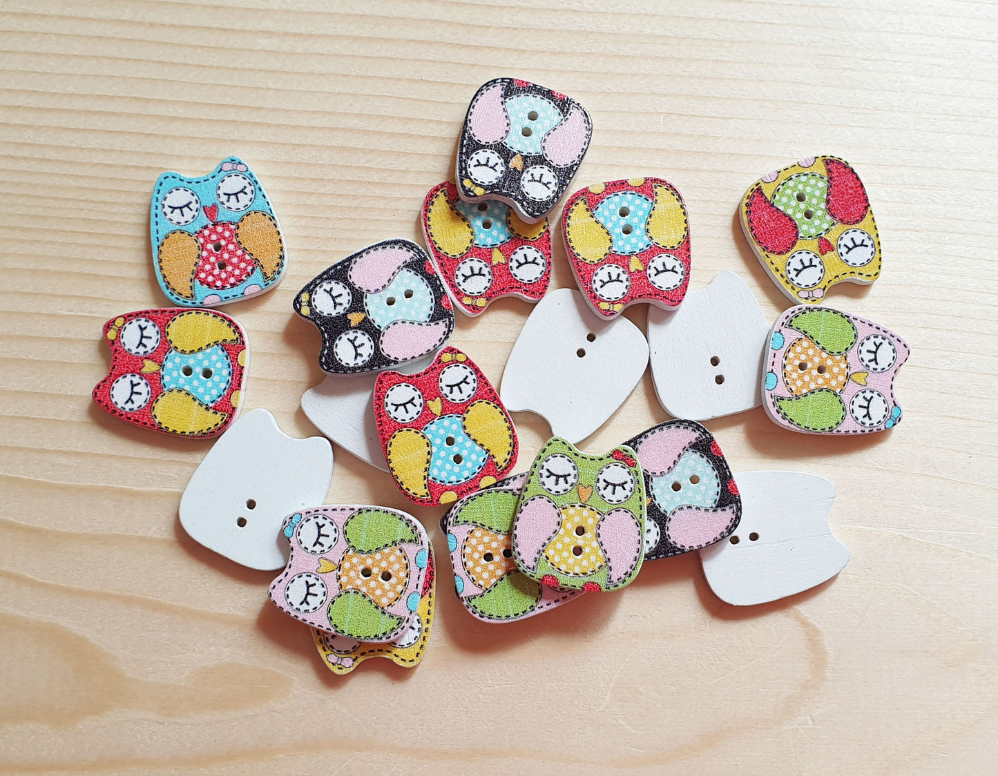 Clearance // SLEEPY OWL / Wooden Buttons (Set of 8)
