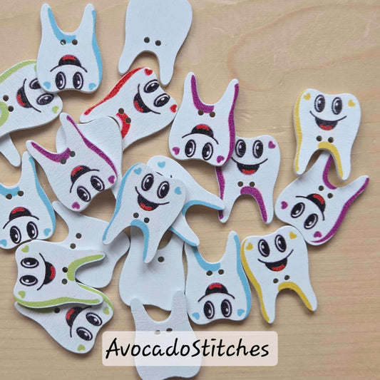 SMILING TOOTH / 8 buttons / Wooden Buttons / Sewing Buttons