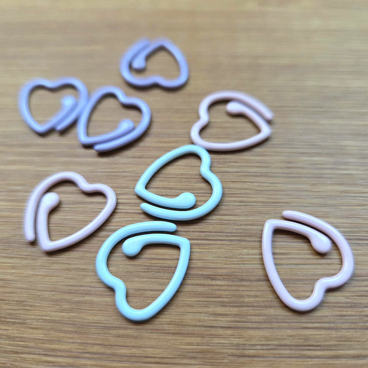 SPIRAL PASTEL HEARTS Stitch Markers / 8 pcs / Snag Free Stitch Markers / Knitting Crochet Stitch Markers / Notions