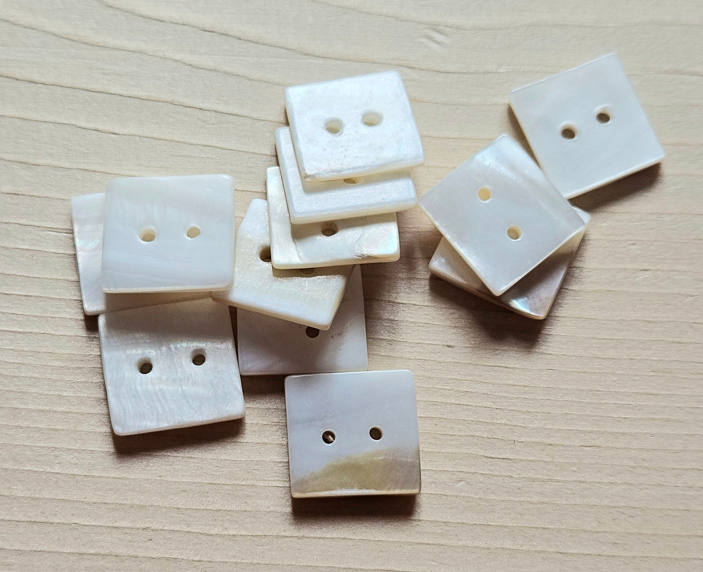 SQUARE SEASHELL / 15*15mm / Set of 6 buttons / MOP Shell Buttons / Sewing Buttons