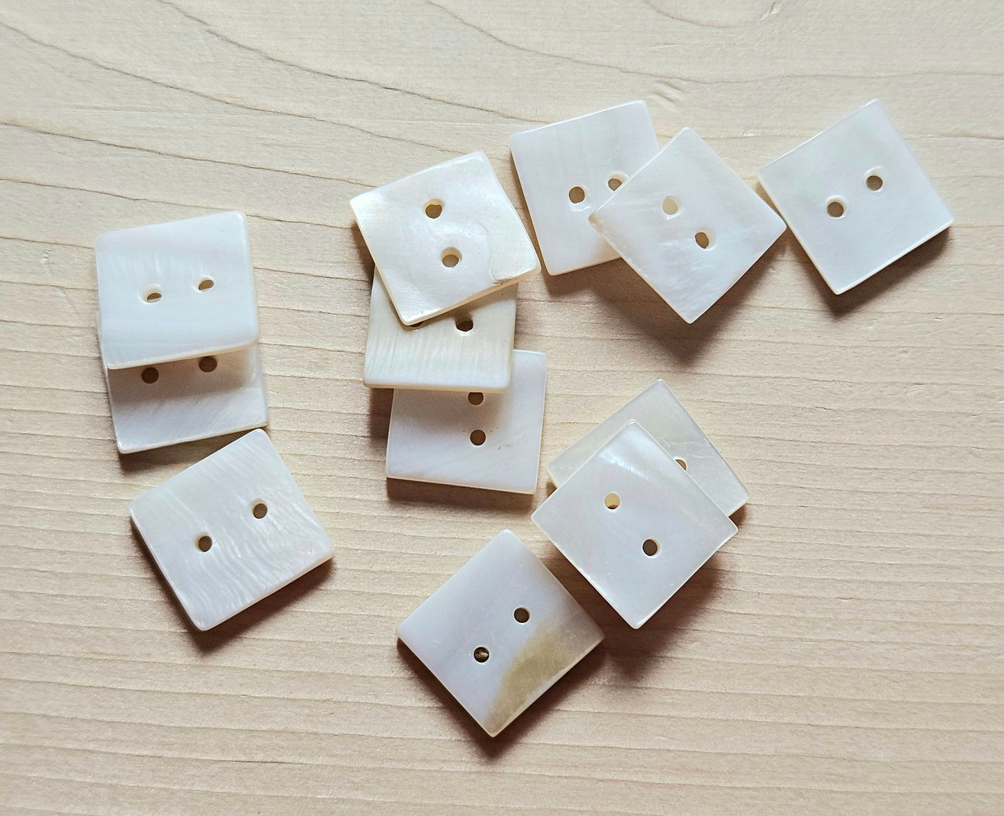 SQUARE SEASHELL / 15*15mm / Set of 6 buttons / MOP Shell Buttons / Sewing Buttons