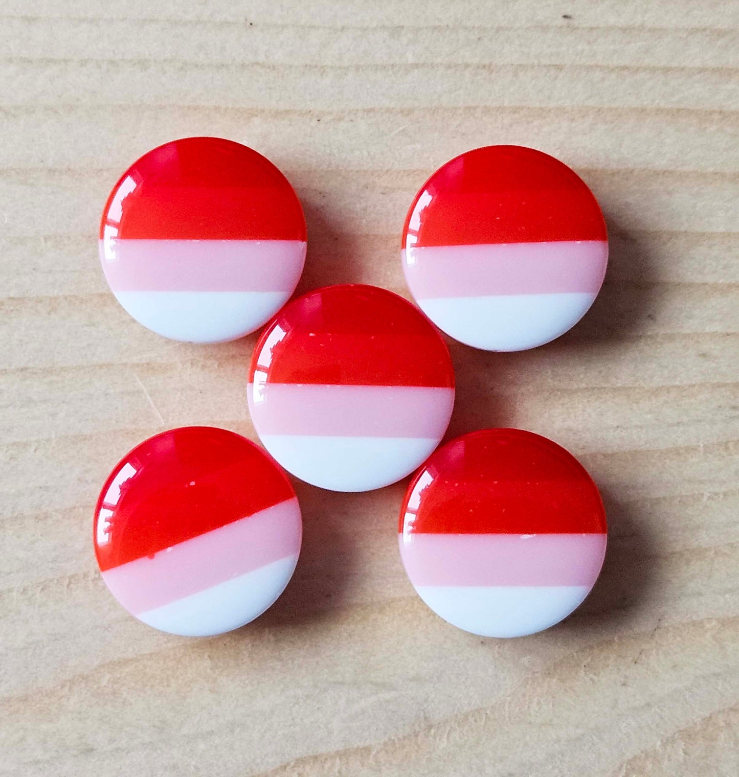 STRAWBERRY SUNDAE SHANK RESIN / 14mm / Set of 8 buttons / Resin Buttons / Sewing Buttons