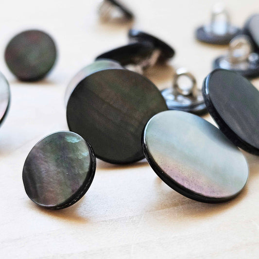 GREY SEASHELL SHANK / 10-15mm / Set of 4 buttons / Seashell Metal Shank Buttons / Small Shell Buttons / Sewing Buttons