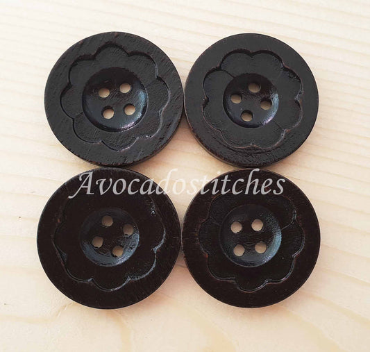 VINTAGE BUTTERCUP / 31mm / Set of 4 buttons / Wooden Buttons / Sewing Buttons