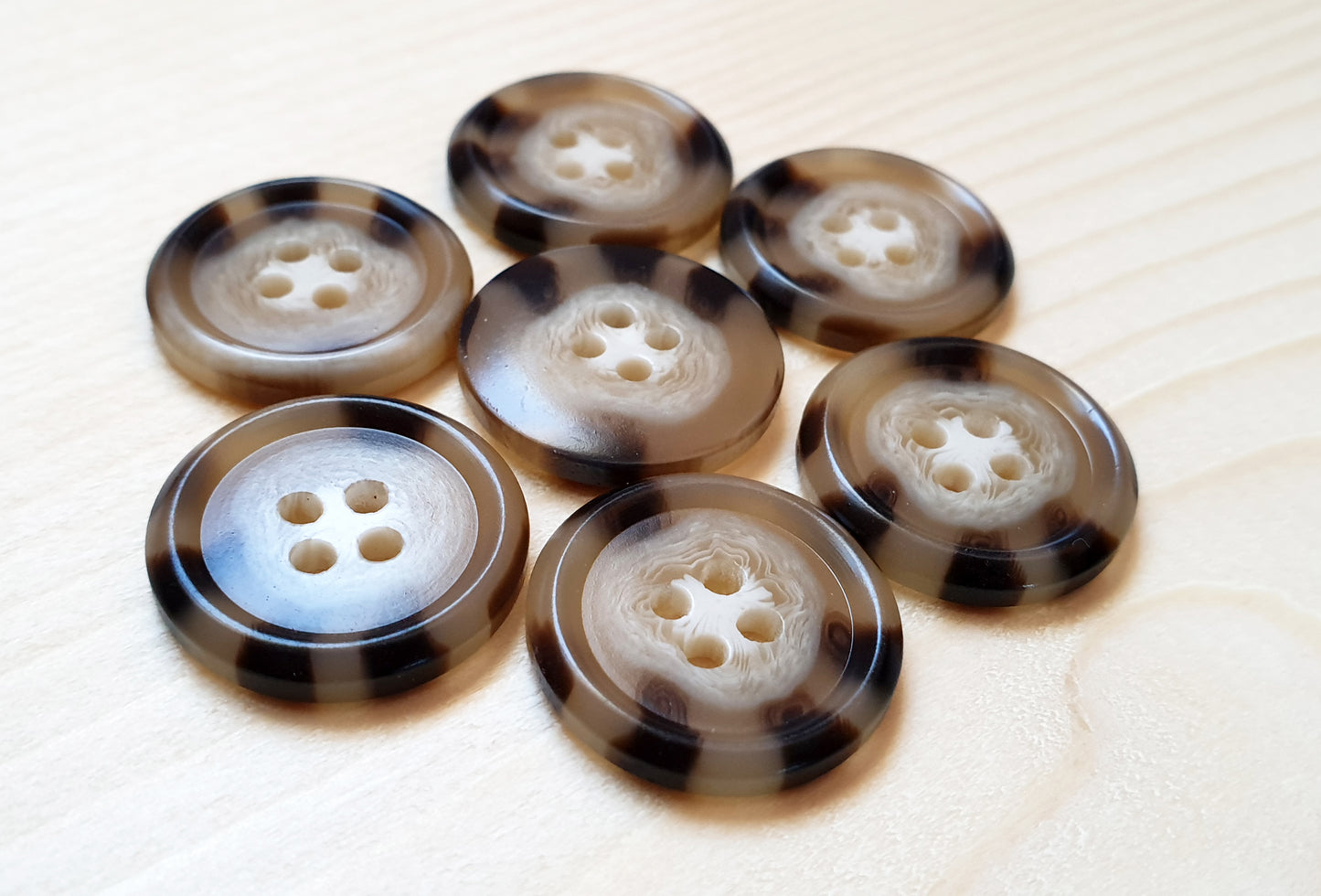 VINTAGE LEOPARD / 15-28 mm / Resin Buttons / Sewing Buttons